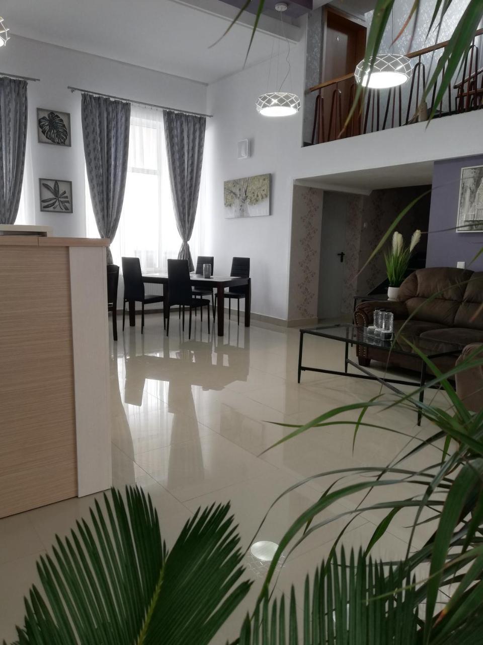 Hotel Holiday Victoria Victoria  Dış mekan fotoğraf